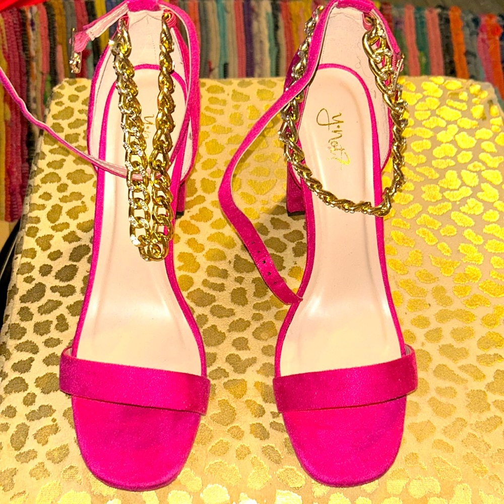 Pink heels with gold chain
